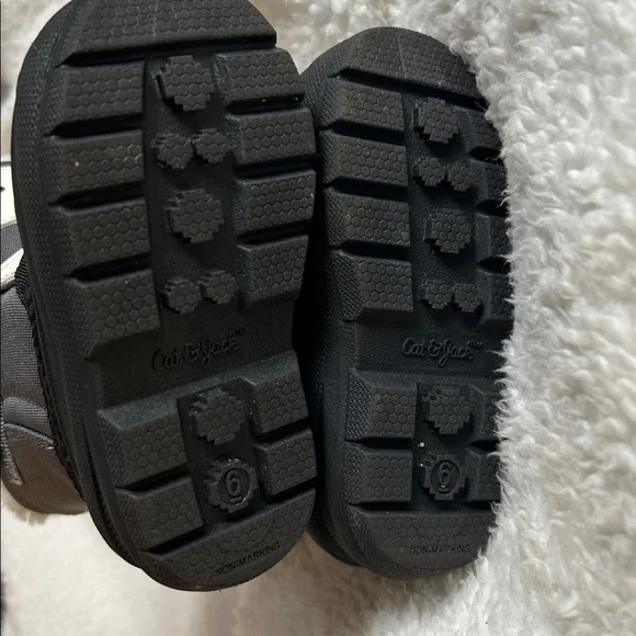 Cat & Jack Toddler Snowboots - Picture 5 of 5